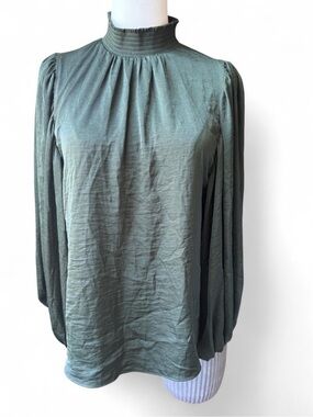 NWT Vince Camuto Olive High-Neck Long Sleeve Top Size M